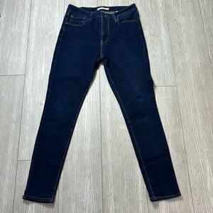 Levi’s High Rise Skinny Jeans size 31 in blue